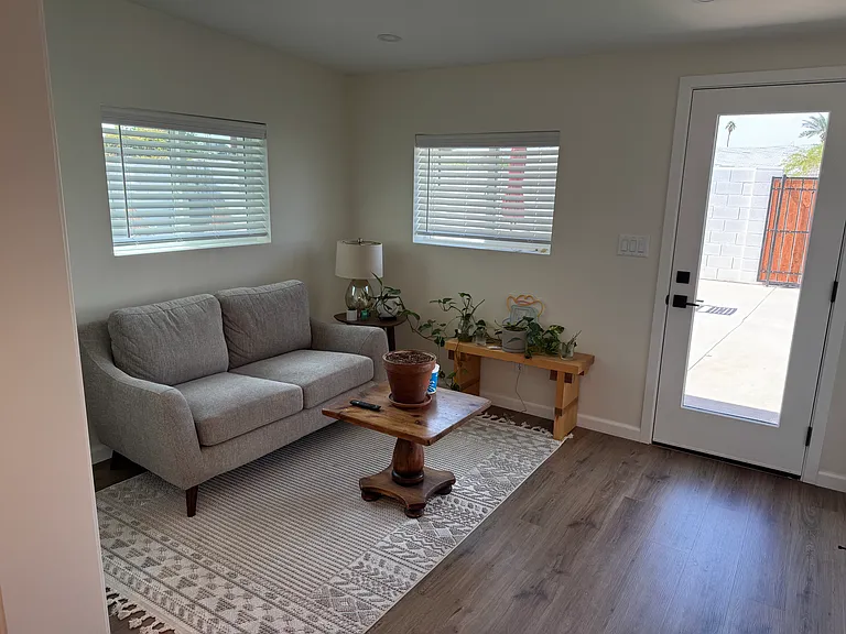 1008 W 10th Pl — Photo 13