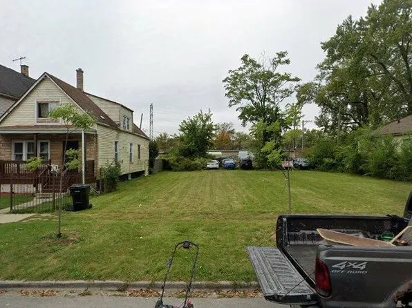 11818 S Emerald Ave, Chicago, IL 60628