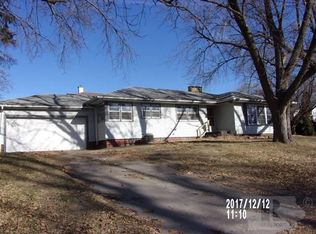 206 E Main St, Exira, IA 50076