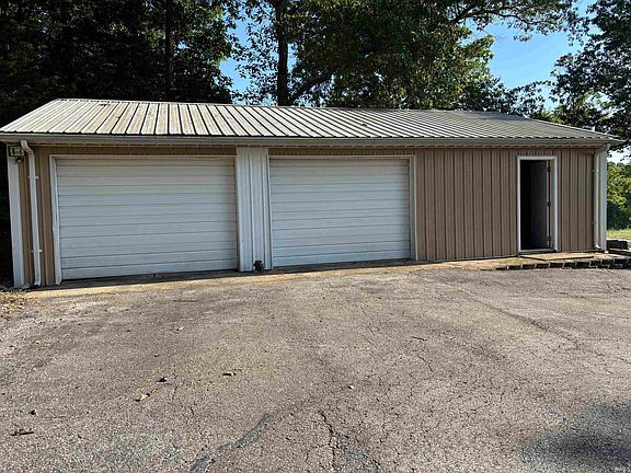 4th image of 391 E County Road 200 Rd N