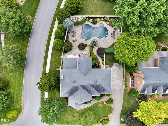 5th image of 9198 Hemingway Grove Cir