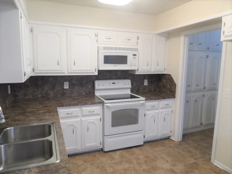 201 Wellington Ln — Photo 17