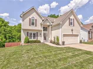 1412 NE Bluff St, Lees Summit, MO 64086