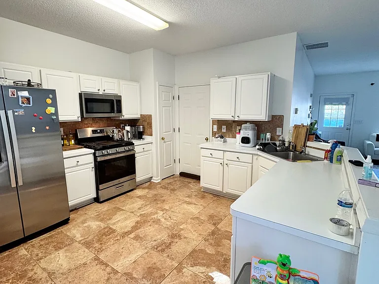 10975 Wittenridge Dr — Photo 9