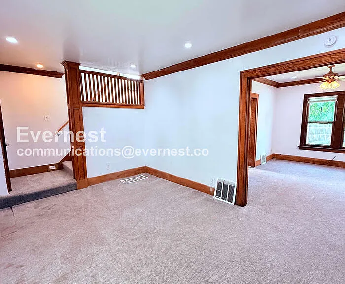 5236 S Clarendon St — Photo 7