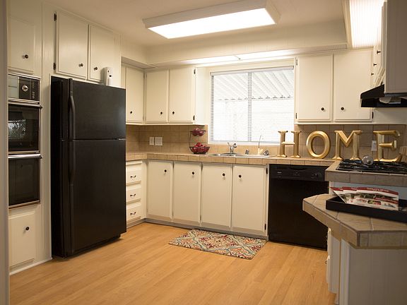 5th image of 601 N Kirby St Space 515