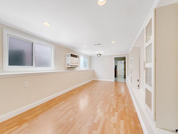 3rd image of 1428 - 1430 E 32nd Street