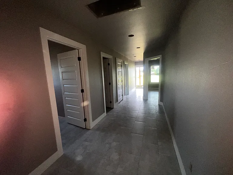 1045 S Cheyenne St — Photo 6