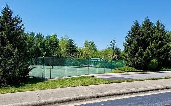 2nd image of 25 Gray Wolf Ln