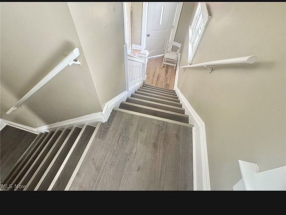 4th image of 9606 Parmelee Ave #1