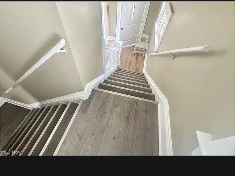 9606 Parmelee Ave — Photo 17