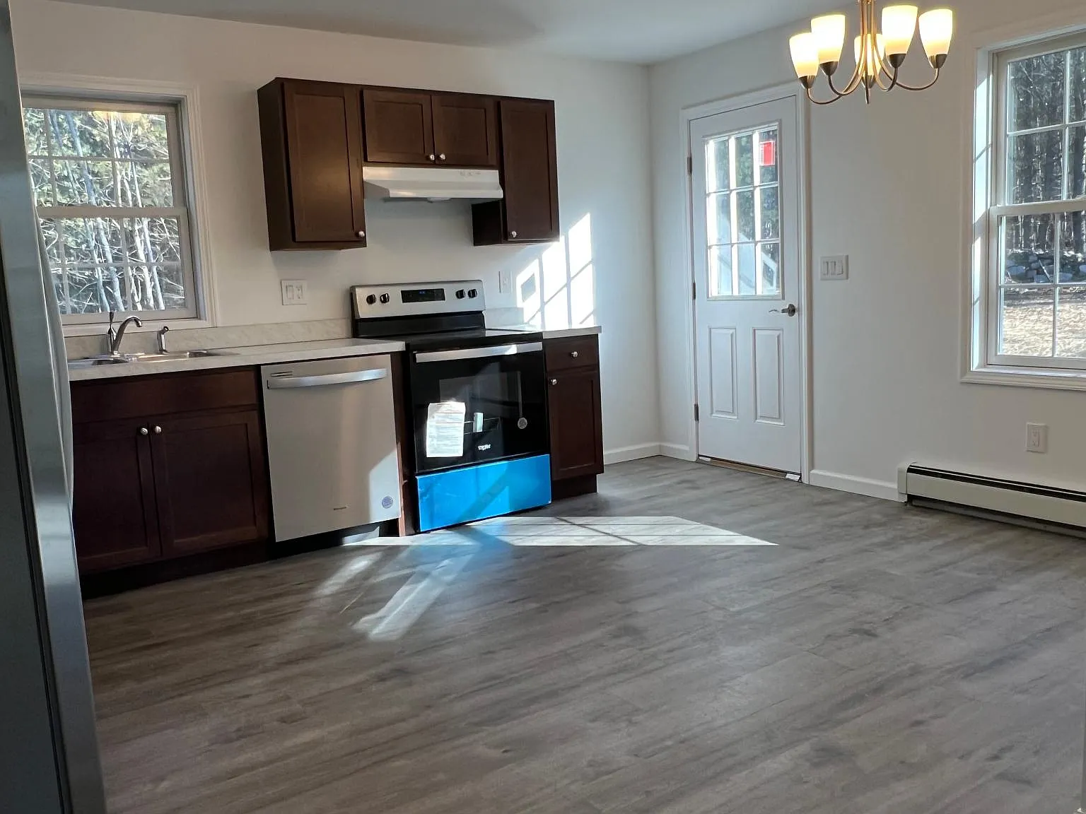 3 bed, 1140 sqft, $2,600 — Photo 3