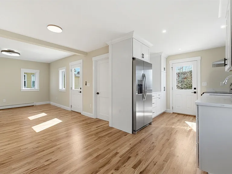 20 Beacon St #2 — Photo 6