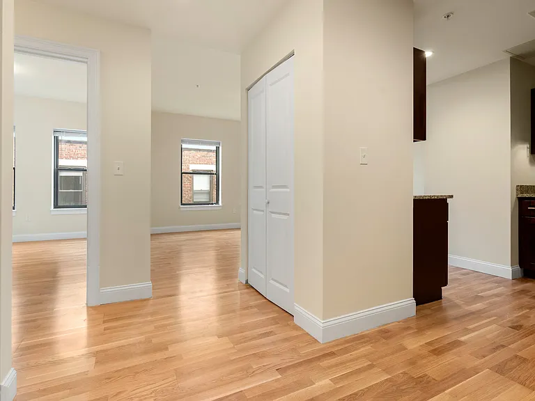 137 Peterborough St #6 — Photo 5