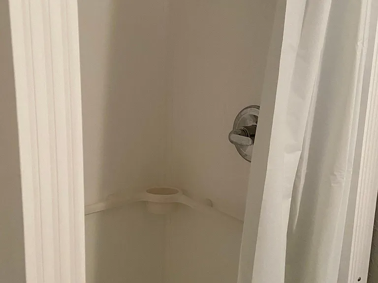 1701 Louise Ave — Photo 9