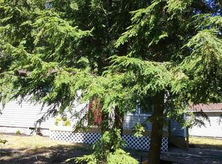 8454 3rd Ave, Onekama, MI 49675