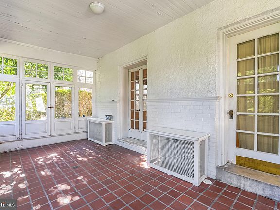 2nd image of 6341 Woodbine Ave