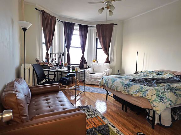2nd image of 1258 Commonwealth Ave
