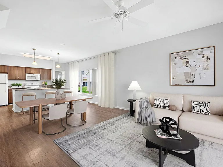Mirage Bay Apartments — Photo 11