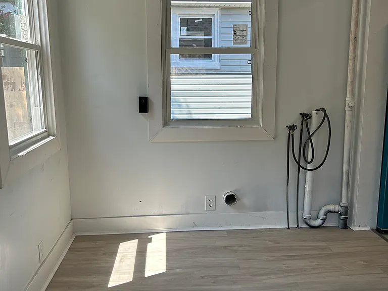 223 Herbert Ave — Photo 6