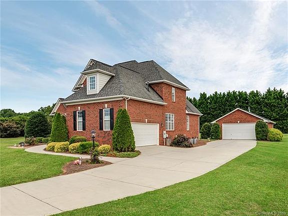 5th image of 1001 Creekwalk Dr