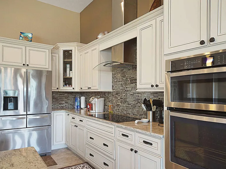 1502 SW 38th St — Photo 10