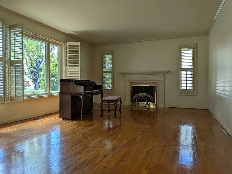 1829 E Bryan Ave — Photo 5