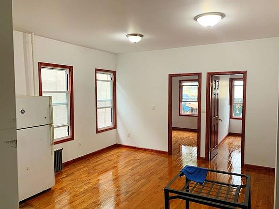 4th image of 1060 39th St #1R
