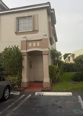 8340 NW 10th St — Photo 2
