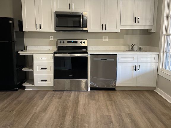 4th image of 5205 Oak Grove Cir #A1