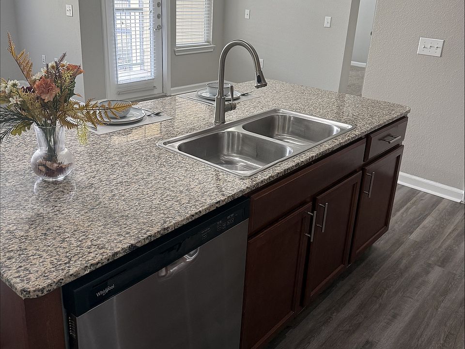 Gourmet Home Kitchen at Katy Ranch Apartments | Luxury Living in Katy, TX