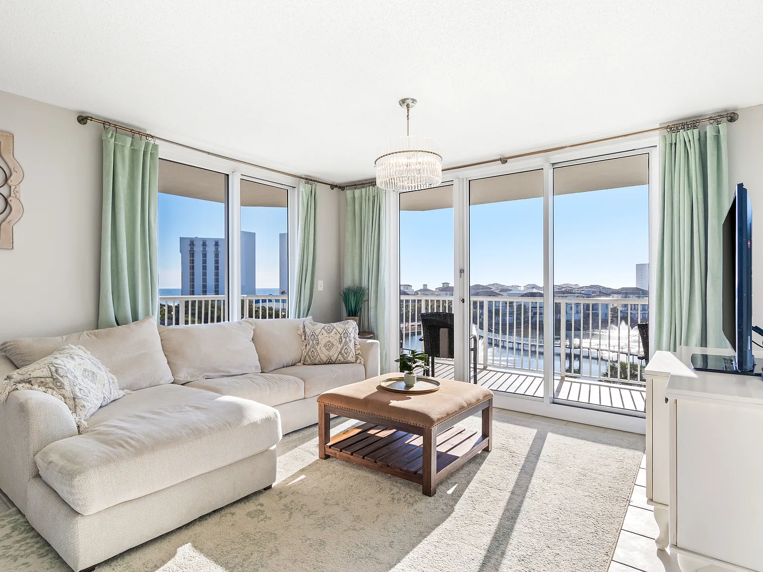 3 bed, 1400 sqft, $4,900 — Photo 3