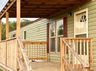 214 Las Palomas Dr, Lytle, TX 78052