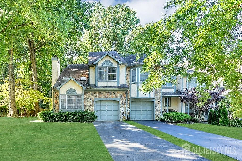 13 Dorchester Dr photo 1