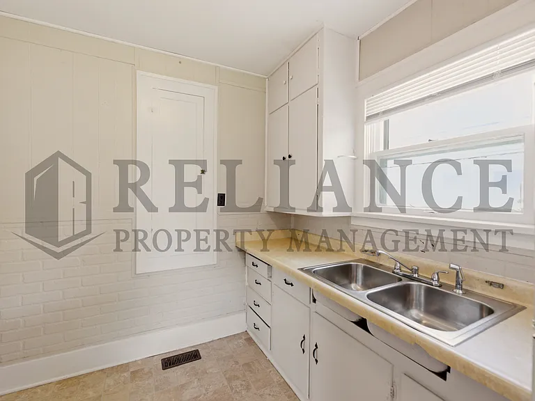 432 S Osage St — Photo 16