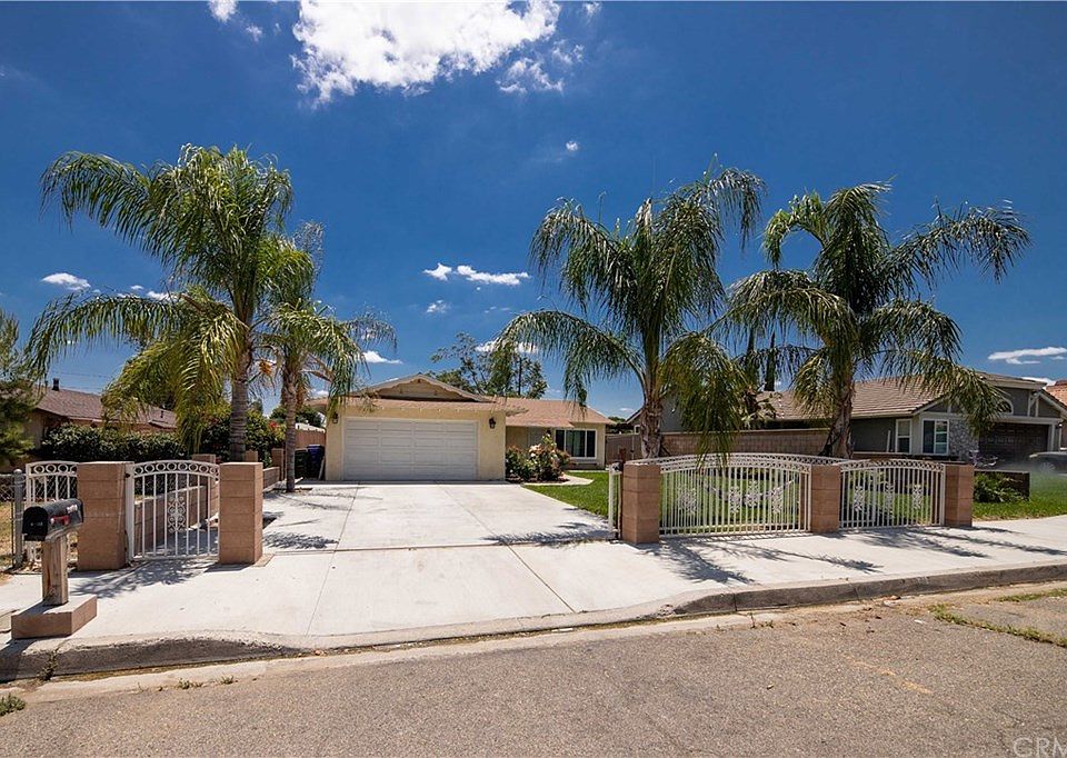 1st image of 2405 Portola St