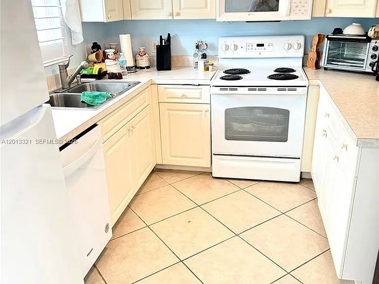 2950 SE Ocean Blvd #555 — Photo 16