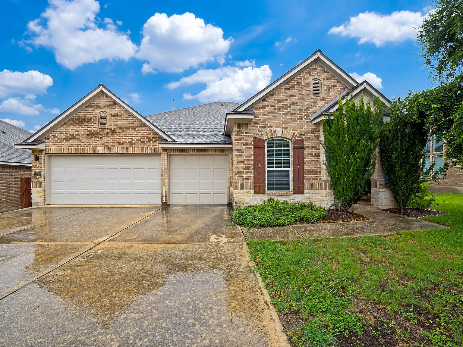 3 bed, 3122 sqft, $2,800 — Photo 2