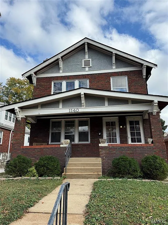 2 bed, 1.0 bath, 1250 sqft, $1,700 — Photo 1