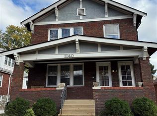 1140 Edward Ter, Saint Louis, MO 63117