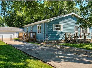 614 Cummins Rd, Des Moines, IA 50315