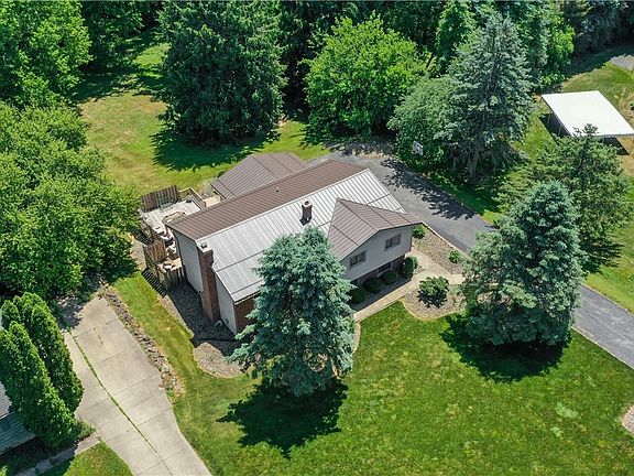 3rd image of 11836 Kenyon Dr