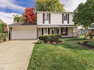5613 Reef Rd, Mentor On The Lake, OH 44060