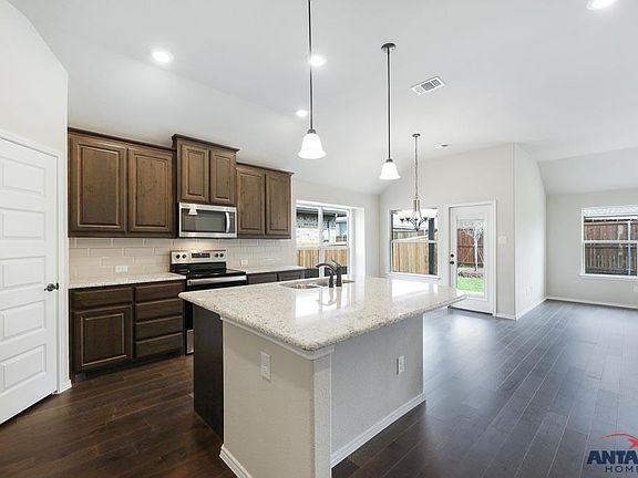 6333 Longhorn Heard - Kitchen