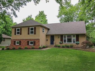 7920 Outlook Ln, Prairie Village, KS 66208
