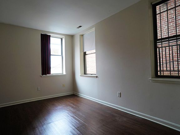 5th image of 713 Saint Paul St Unit B