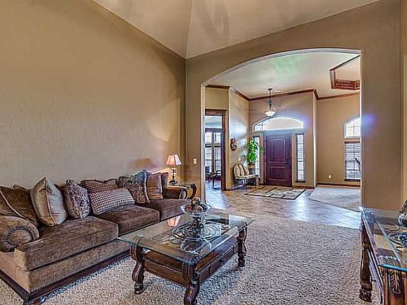 3rd image of 14601 Sedona Dr