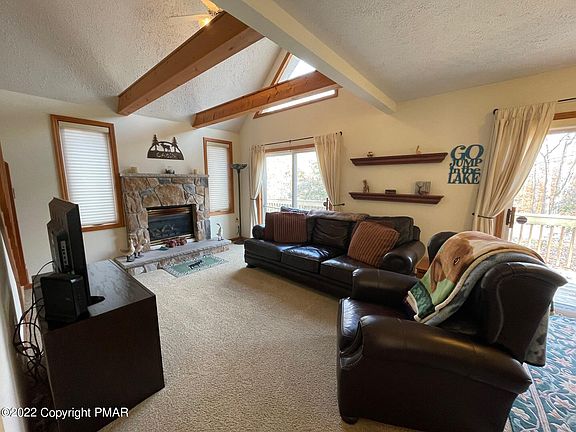 2nd image of 1612 Lakeview Dr
