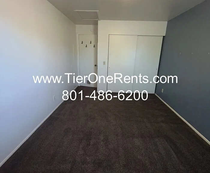 619 Angie Cir #619 — Photo 13