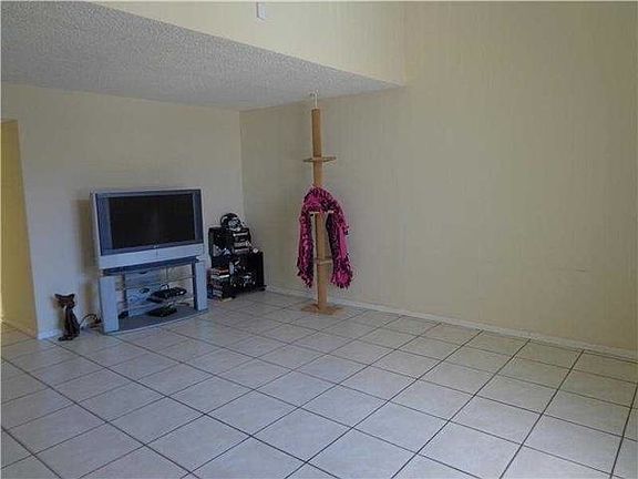 4th image of 635 N University Dr